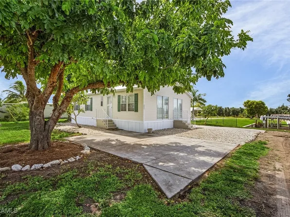 4921 Sandpiper Dr, Saint James City, FL 33956