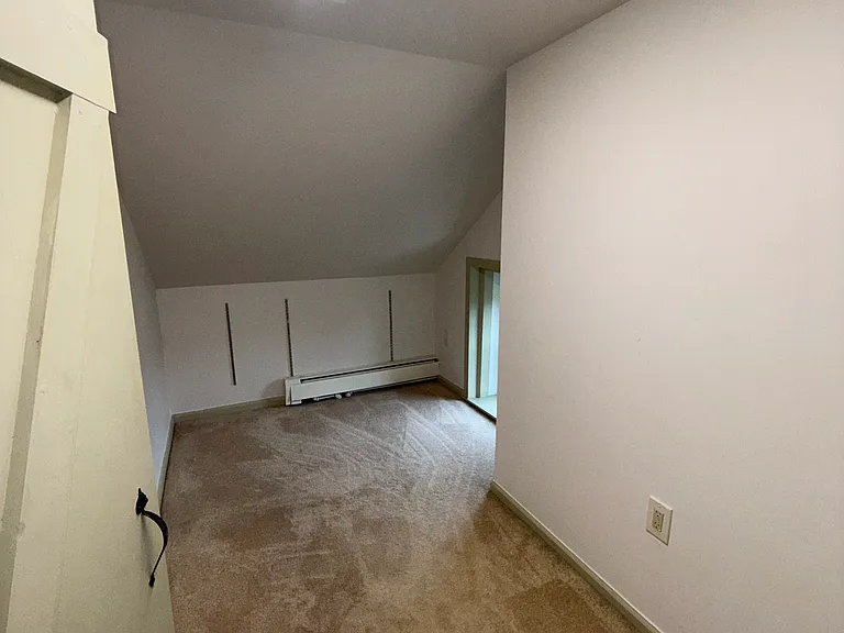 3rd floor large walk-in closet/small office -1