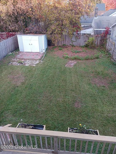 5th image of 1071 Laura Street