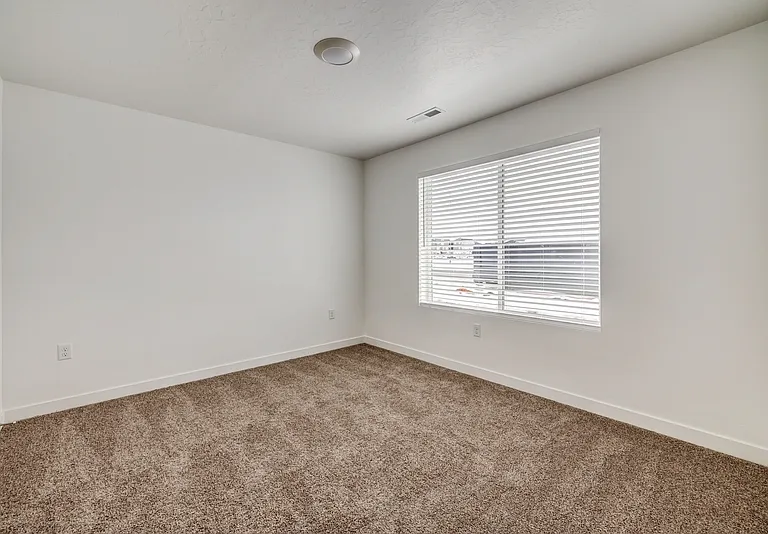 413 S 1110 W #MAIN FLOOR MASTER — Photo 4