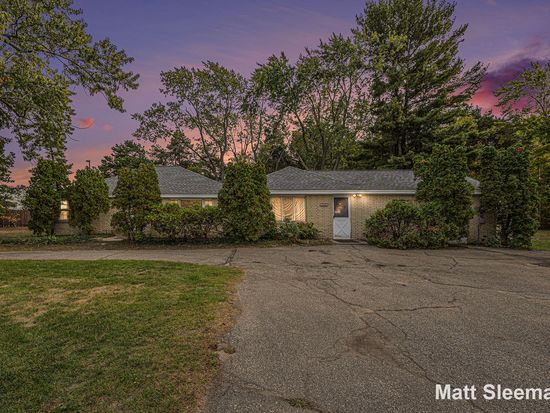 13182 Greenly St, Holland, MI 49424