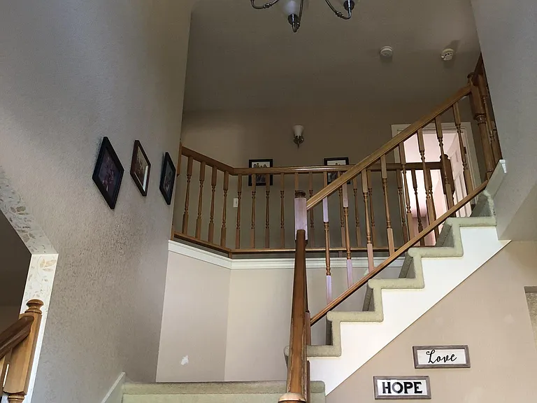 2498 NW Maser Dr — Photo 5