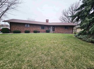 702 W Maple St, Sutton, NE 68979