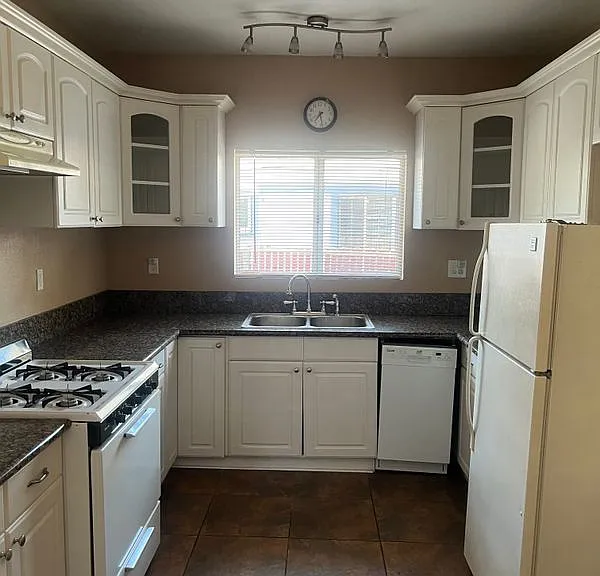 428 Cypress Ave — Photo 11