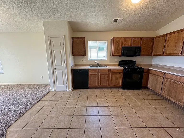 981 Purple Aster Ave SW — Photo 4