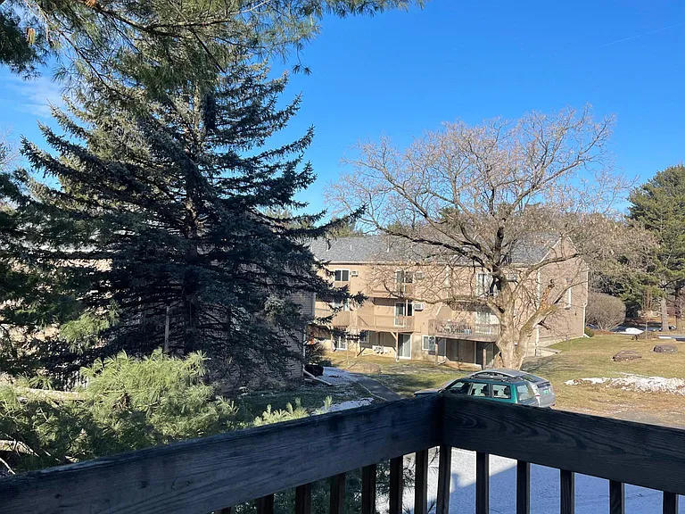 B5 Stonehedge Dr — Photo 6