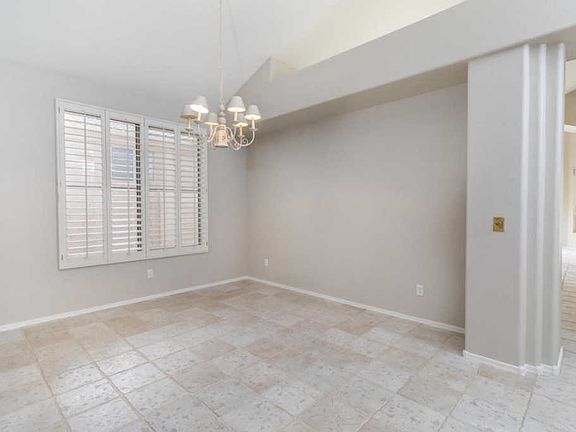 5th image of 521 E Brookwood Ct