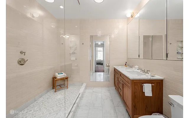 Sold by Douglas Elliman | media 8