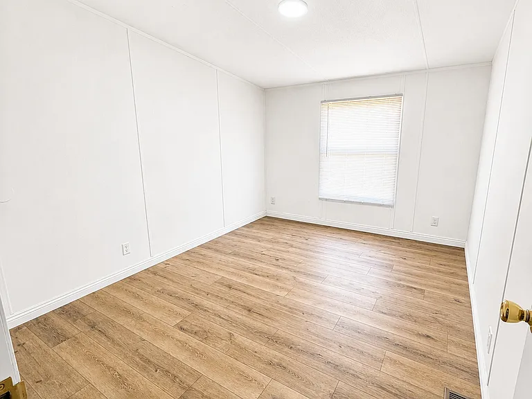 2124 Pasadena Ln — Photo 12