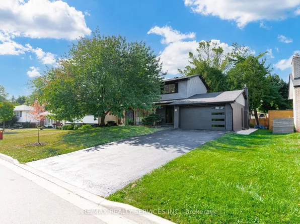 5133 Cherryhill Cres, Burlington, ON L7L 4B8