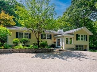 356 Farm Ln, Westwood, MA 02090