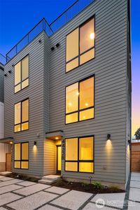 4422 1st Avenue NE #B, Seattle, WA, 98105