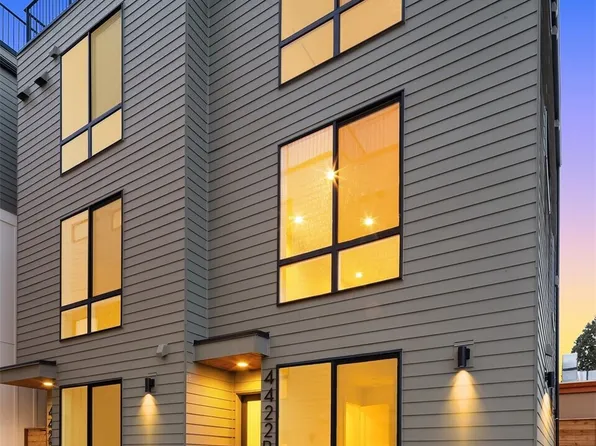 4418 1st Avenue NE #A, Seattle, WA 98105