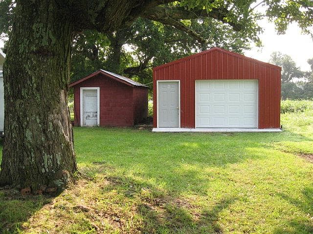 2nd image of 414 Old Stover Rd