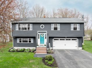 37 Jennifer Ln, Bangor, ME 04401