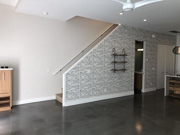 4th image of 540 W Mariposa St