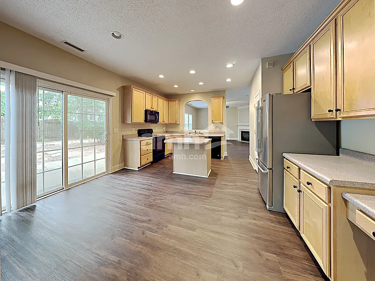 5617 Enoree Ln — Photo 3