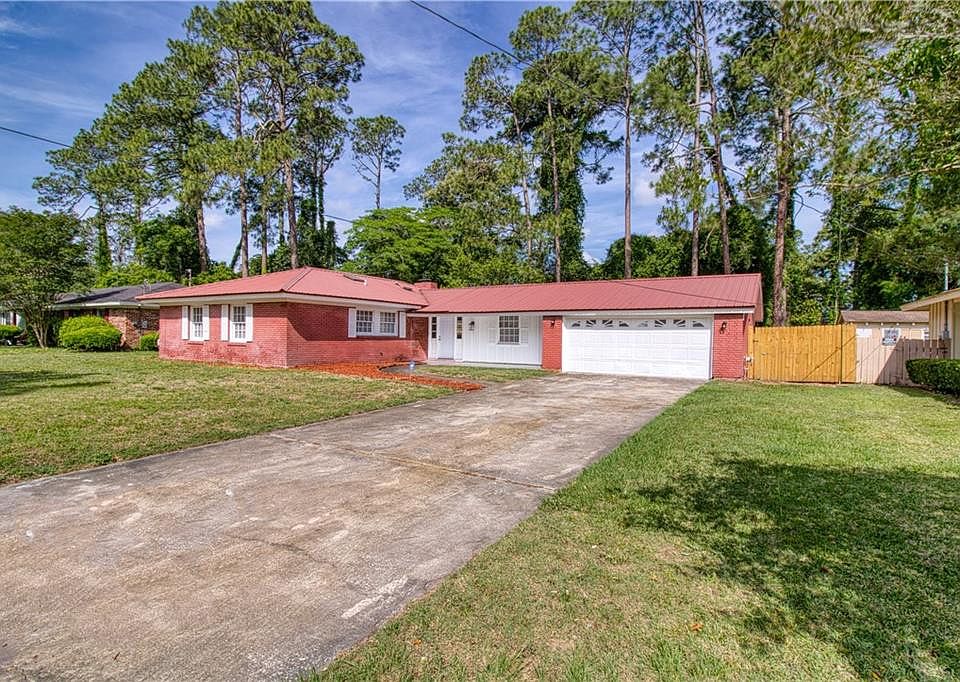 1st image of 163 Fairway Oaks Dr
