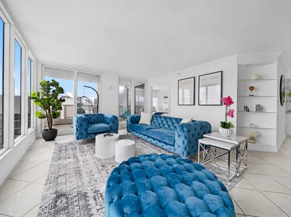 1717 N Bayshore Dr, Miami, FL