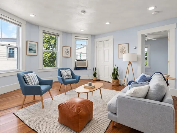 93 Easton St APT 3, Allston, MA 02134