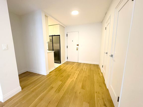 4th image of 330 Haven Ave APT 4B