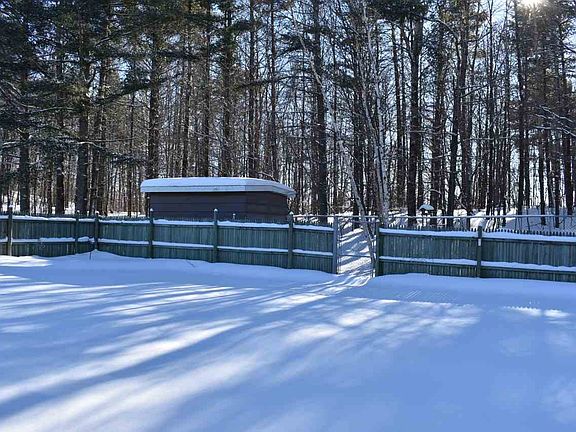 2nd image of 124 Woodland Dr
