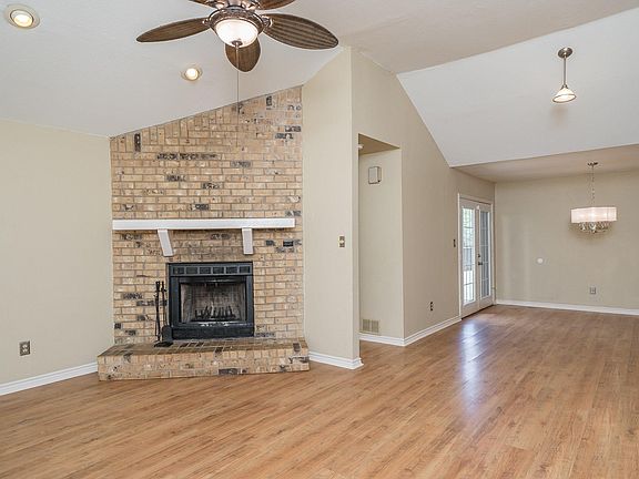 5th image of 705 Pheasant Ln
