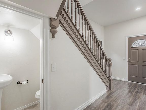 5th image of 735 N Market Ave