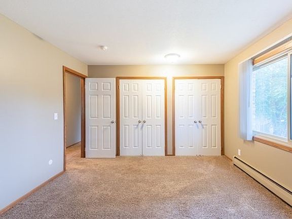 4th image of 1075 Waterloo Ave #1073373A