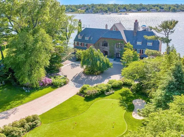 95 Lake Road, Manhasset, NY 11030