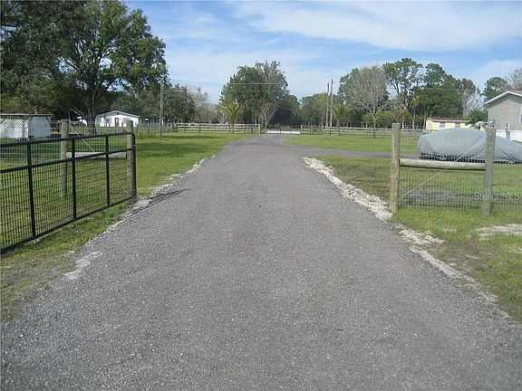 4th image of 550 NW 98th St