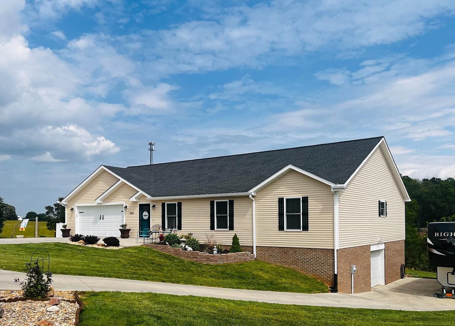 226 Grace Dr, Tusculum, TN 37745 Zillow