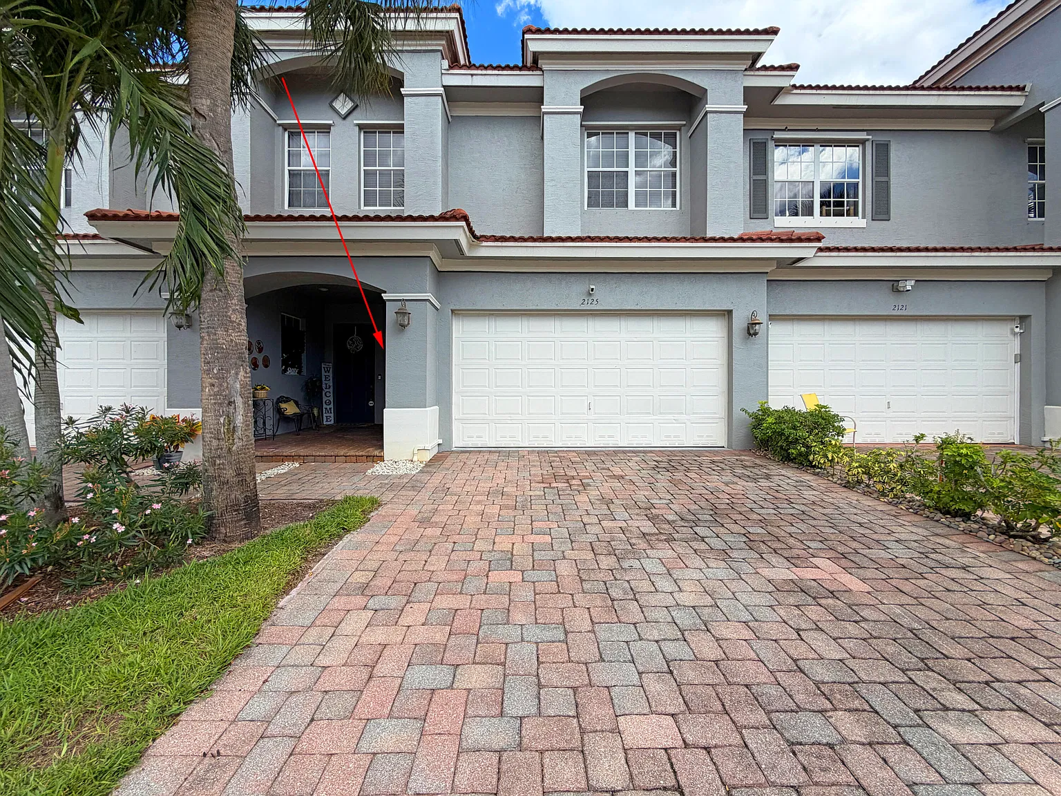 3 bed, 2.5 bath, 2123 sqft, $2,500 — Photo 2