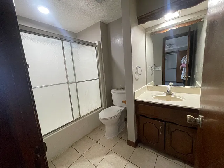 7219 Edenborough Dr — Photo 11