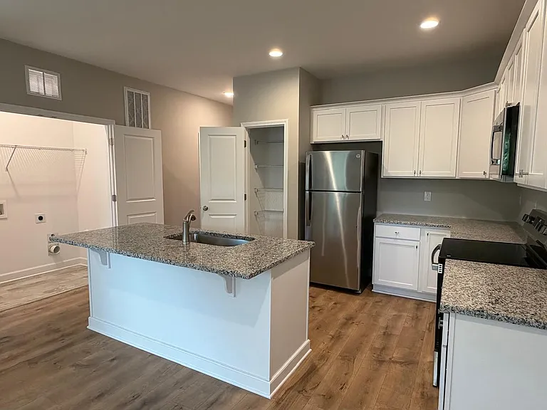 211 Jackson St #211 — Photo 16