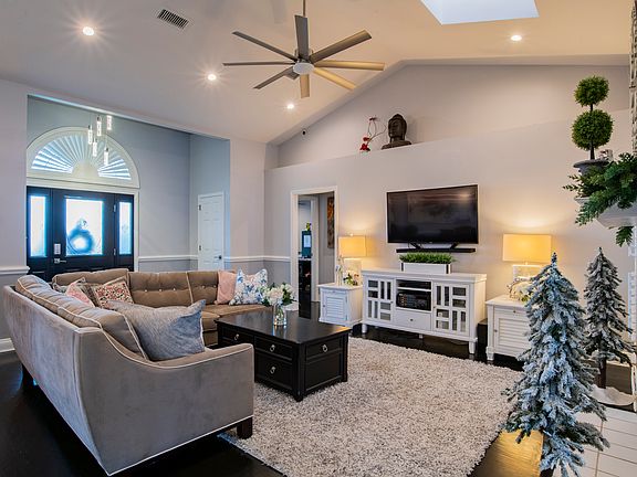 5th image of 6300 Summer Cir