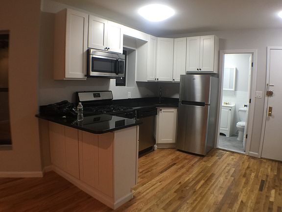 3rd image of 63 Underhill Ave #4