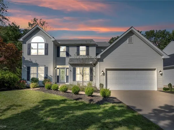 1656 Pine Dr, Avon, OH 44011