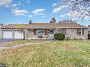 19 Lee St, Hanover, PA 17331
