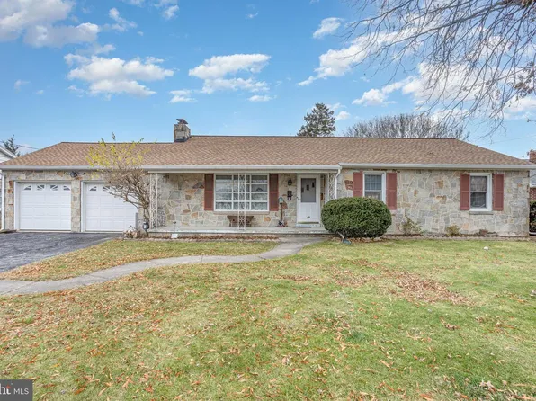 19 Lee St, Hanover, PA 17331