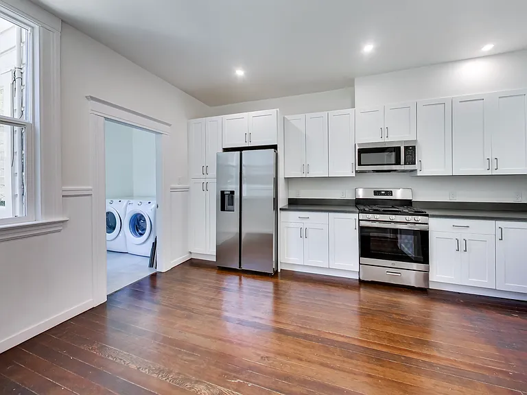 554A Natoma St #A — Photo 6