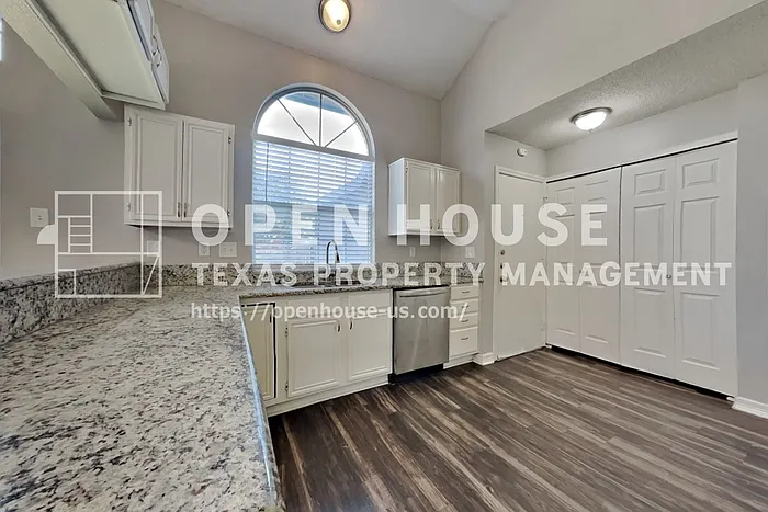 10316 Concord Dr — Photo 6