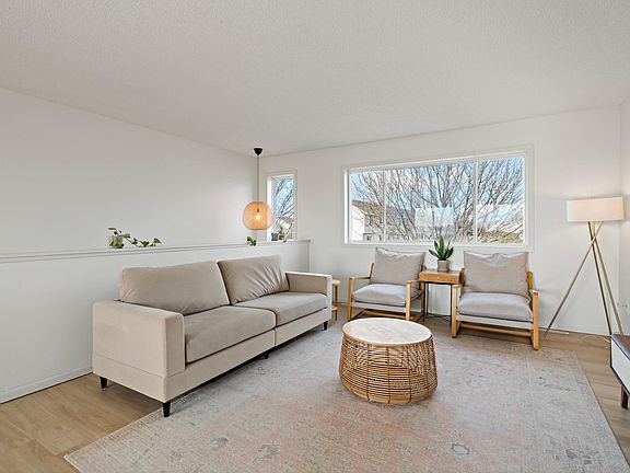 2nd image of 4372 Blakewood Dr