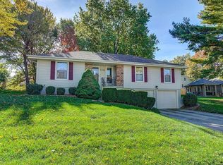 1104 NW Oak Ridge Dr, Blue Springs, MO 64015