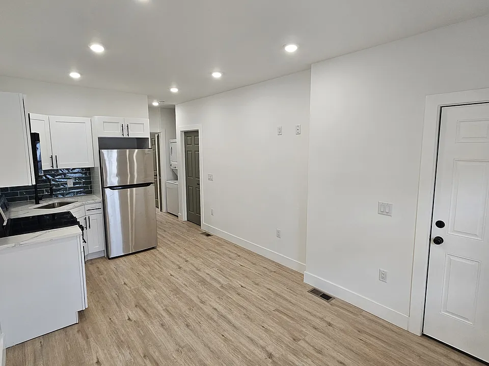 LR/Kitchen