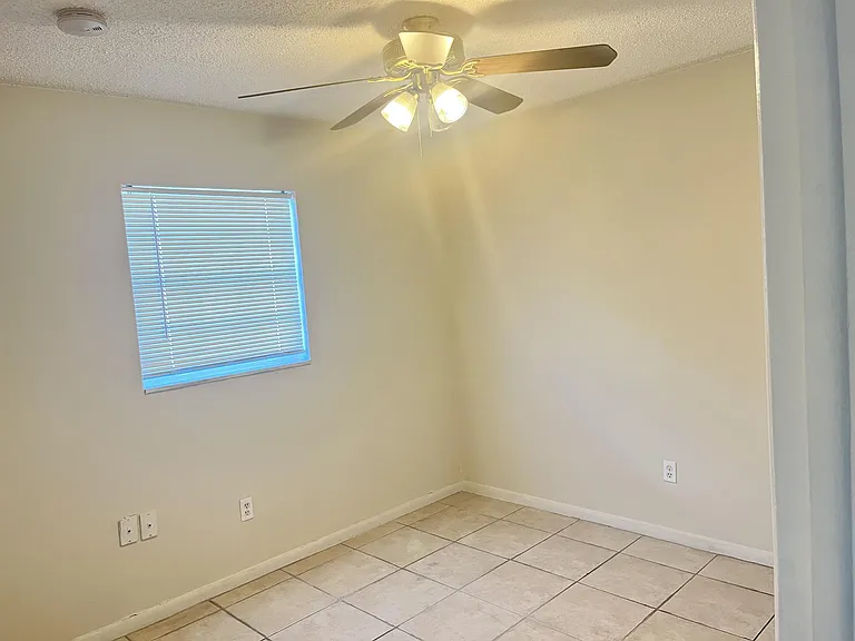 9503 SW 88th Ter #1 — Photo 8