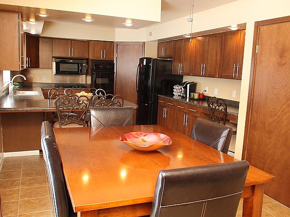 3rd image of 1125 Fairfax Dr