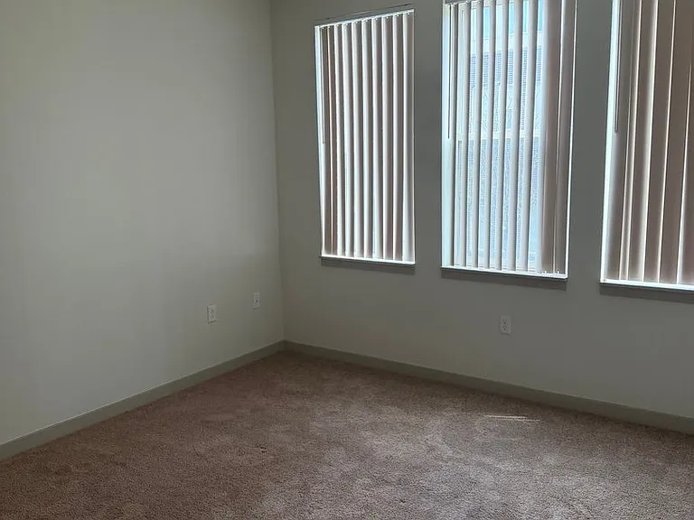 1305 N Peoria St — Photo 11