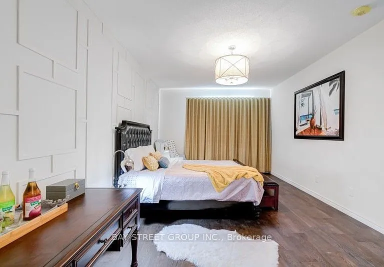 121 Luzon Ave — Photo 25