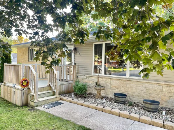 105 NW 1st St, Adams, MN 55909